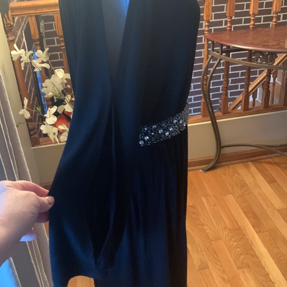 5/$30 Guess Long Sleeve Cold Shoulder Cinched Waist with Embellishments EUC M - Picture 7 of 16